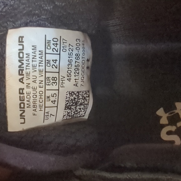 Under Armour shoes - Picture 3 of 4